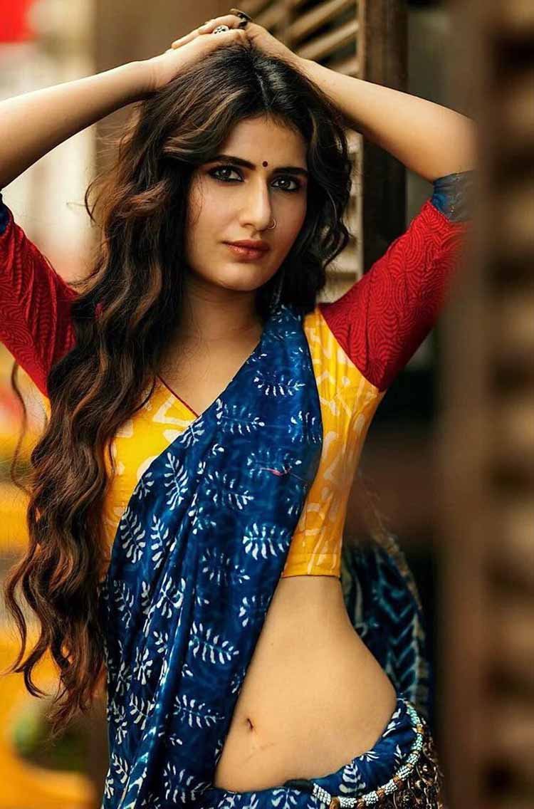 Image result for fatima sana shaikh sexy