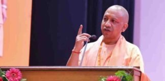 हम कहते हैं सबका साथ-सबका विकास, वे कहते हैं मेरा परिवार और मेरा विकास: योगी