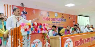गोरखपुर: प्रांशु दत्त द्विवेदी ने दिया जीत का मंत्र, बोले- BJP ही एकलौती ऐसी पार्टी जहां बूथ का कार्यकर्ता भी राष्ट्रीय टीम तक पहुंच सकता है