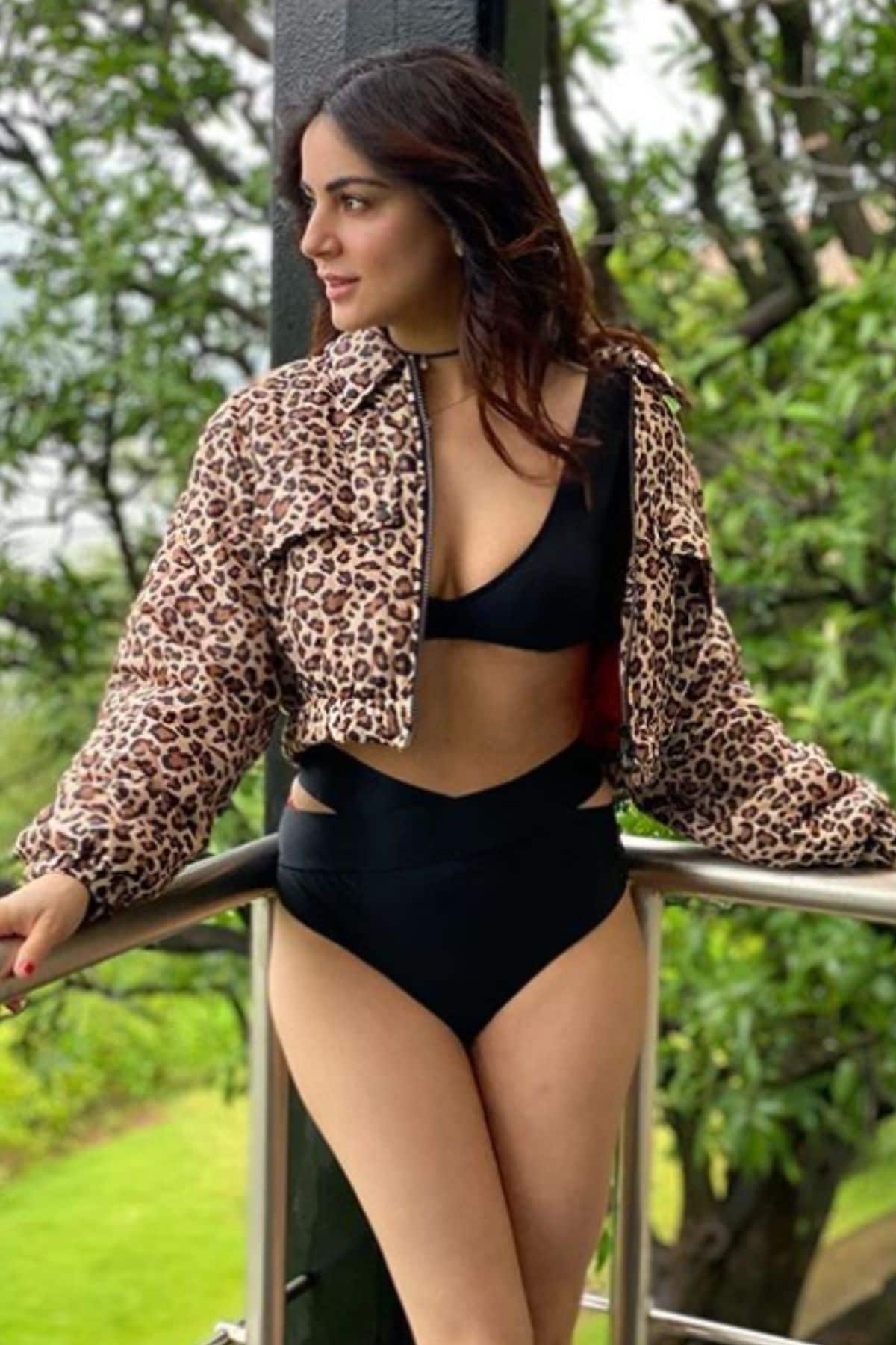 Kundali Bhagya Preeta Aka Shraddha Arya, Shraddha Arya ,Shraddha Arya pool photo,Shraddha Arya pool video, Shraddha Arya hot photo,Shraddha Arya photo, Shraddha Arya bikini photo,Shraddha Arya viral bikini photo, Shraddha Arya photo in swimming pool, कुंडली भाग्य, श्रद्धा आर्या बिकिनी फोटोज