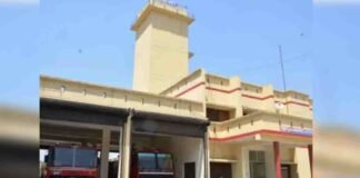 फिरोजाबाद: फायर ब्रिगेड दफ्तर की छत पर लगी थी जुए की फड़, छापेमारी में तीन गिरफ्तार, सिपाही फरार