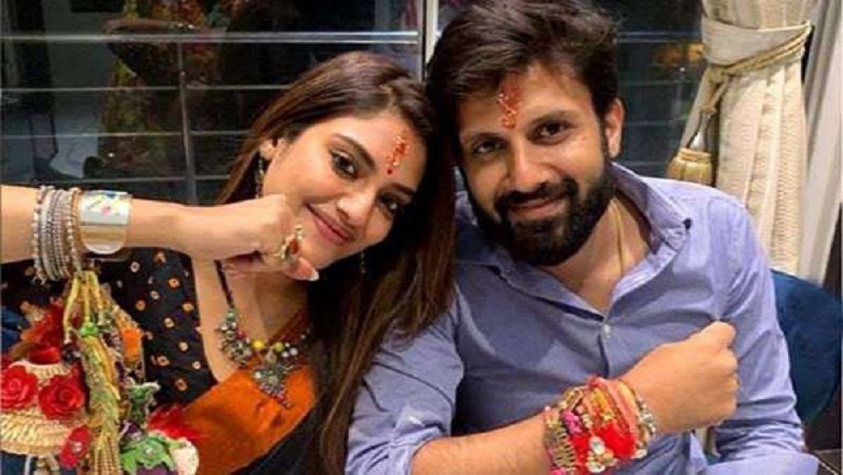 On Raksha Bandhan, Nusrat Jahan was seen showing her Rakhi, people said -  are you Muslim or... | NewsTrack English 1