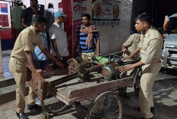 Gorakhpur Stf And Mau Police Raided On Two Illegal Arms Factories Recovered  Arms - हथियारों की फैक्टरी का भंडाफोड़ : गोरखपुर एसटीएफ और मऊ पुलिस ने मारा  छापा, 200 से अधिक असलहे