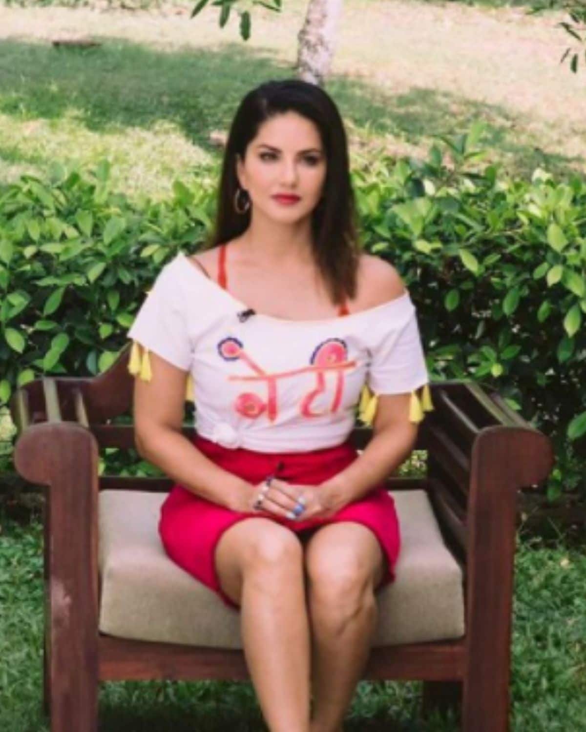 Sunny Leone, Sunny Leone Photoshoot, Sunny Leone latest photoshoot, Sunny Leone feeling boring, News18, Network 18, Social Media, Viral News, Viral Photos, MTV Splitsvilla, Rannvijay Singha, सनी लियोनी, सनी लियोनी बोल्ड फोटोशूट