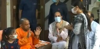 कैराना से पलायन करने वालों की ‘घर वापसी’ करवाकर CM योगी ने की मुलाकात, बोले- प्रदेश में आपकी सरकार, निडर होकर रहिए और व्यवसाय को आगे बढ़ाइए CM Yogi Adityanath shamli