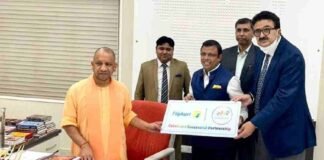 UP: सवा साल में Flipkart पर बिके ₹1,000 करोड़ के 02 करोड़ ODOP प्रोडक्ट, कंपनी के प्रतिनिधियों ने CM योगी का जताया आभार