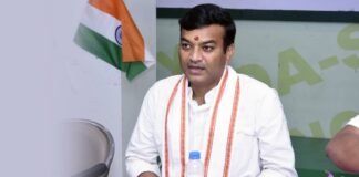 देश के सभी मुसलमानों की हो ‘घर वापसी’, मथुरा में ‘सफेद भवन’ को कर दें हिंदुओं के हवाले: संसदीय कार्य राज्य मंत्री Anand Swaroop Shukla