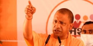 मथुरा: CM योगी ने राम मंदिर निर्माण को लेकर अखिलेश पर कसा तंज, बोले- अब्बाजान की तरह बबुआ मार देते गोली CM Yogi Adityanath Mathura