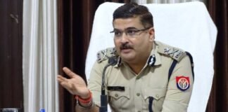 बरेली: सिपाही ने चौकी इंचार्ज के लिए व्यापारी से मांगी मुफ्त जैकेट, IG ने SSP के सामने लगाई दोनों की क्लास Bareilly police constable jacket
