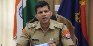 मेरठ: SSP ने 2 सिपाहियों की सेवा समाप्त करने का दिया आदेश, 2 का गैर जोन में हुआ ट्रांसफर Meerut SSP Prabhakar Chaudhary