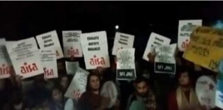 ‘न हाशिमपुरा, न दादरी फिर से बनाओ बाबरी’, JNU में फिर विवाद, उठी मस्जिद बनाने की मांग