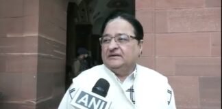 इंदौर के गरबा पांडाल में घुसने पर मुस्लिम युवकों की पिटाई पर बौखलाए सपा सांसद, बोले- विदेशी राजदूतों के सामने बहू-बेटियों की नुमाइश गलत Moradabad SP MP ST Hasan