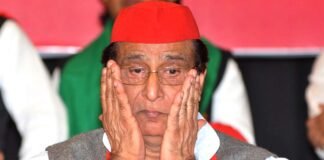 UP: आजम खान के करीबियों पर इनकम टैक्स की रेड में खुलासा, सरकारी काम के लिए जारी बजट जौहर यूनिवर्सिटी को चमकाने में लगाया Rampur Income tax raid