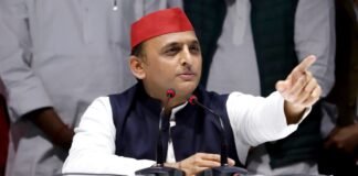 योगी सरकार पर अखिलेश का गंभीर आरोप, बोले- टैप किए जा रहे हमारे फोन, शाम को CM खुद सुनते हैं रिकॉर्डिंग Akhilesh Yadav Yogi government