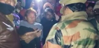 फिरोजाबाद : रात्रि गश्त को निकले दारोगा को ग्रामीणों ने जमकर पीटा, महिलाओं ने लगाए आरोप