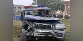 प्रतापगढ़: बेकाबू डीसीएम ने पुलिस जीप को मारी टक्कर, दारोगा समेत 4 पुलिसकर्मी घायल