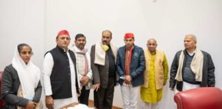 UP Election: भाजपा विधायक जितेंद्र वर्मा ने टिकट नहीं मिलने पर छोड़ी पार्टी, समाजवादी पार्टी में हुए शामिल BJP MLA Jitendra Verma