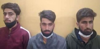 पाकिस्तान की जीत पर जश्न मनाने वाले कश्मीरी छात्रों के खिलाफ राष्ट्रदोह में चार्जशीट पेश, CM योगी ने लिया था संज्ञान three kashmiri students