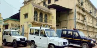 फर्रुखाबाद: सपा नेता हाजी तरीक सेठ की आटा मिल पर GST का छापा, शुरुआती जांच में मिलीं गड़बड़ियां Farrukhabad Haji Tariq Seth