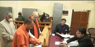 UP Election: सीएम योगी ने गोरखपुर शहर विधानसभा सीट से किया नामांकन, गृह मंत्री ने कहा- BJP फिर दोहराने जा रही इतिहास CM Yogi adityanath nomination Gorakhpur