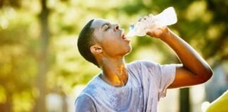 Health Care: सर्दियों में भी हो सकती है डिहाइड्रेशन की समस्या, इन लक्षणों से करें पहचान