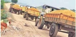 मुरादाबाद : नो एंट्री में जाने से रोका तो चालक ने PRD जवान और सिपाही पर की ट्रैक्टर चढ़ने की कोशिश, गिरफ्तार