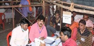 UP Election Results 2022: भाजपा ने शुरुआती रुझान में पार किया बहुमत का आंकड़ा, BJP को 230 और SP को 103 सीट पर बढ़त UP Election Results 2022