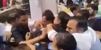 UP MLC Election 2022: फर्रुखाबाद में भाजपाइयों ने सपा प्रत्याशी को दौड़ा-दौड़ाकर पीटा, नामांकन का पर्चा भी फाड़ा harish yadav Farrukhabad