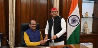 सपा चीफ अखिलेश यादव और आजम खान ने लोकसभा से दिया इस्तीफा, कहरल से विधायक रहेंगे पूर्व CM Akhilesh Yadav Lok Sabha