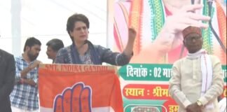 UP Election 2022: मऊ में प्रियंका ने योगी सरकार पर साधा निशाना, बोलीं- बुलडोजर चलाने की बात करने वाले समस्याओं पर नहीं करते बात Priyanka Gandhi Vadra