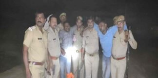 हरदोई: गमछा बांध कर लूट करने वाले दो लुटेरे एनकाउंटर में गिरफ्तार, सपा प्रमुख ने उठाए थे सवाल