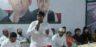 ‘हमारी बंदूकों से धुंआ नहीं, बल्कि गोलियां निकलेंगी’…बयान देने वाले बरेली से सपा विधायक शहजिल इस्लाम पर केस दर्ज Bareilly sp mla Shahjil Islam