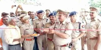 फर्रुखाबाद : ‘अरे तुम्हारी ही चौकी है फीता काटो’, जब IG ने दारोगा से कराया पुलिस चौकी का उद्घाटन, फिर बनाया प्रभारी
