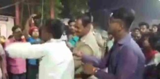 उन्नाव : सादे कपड़ों में विवाद सुलझा रहा था सिपाही, जब परिचय दिया तो लोगों ने जमकर की पिटाई