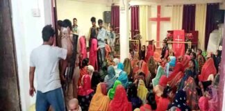 आजमगढ़ में नहीं थम रहा धर्मांतरण का खेल, पार्थना सभा के बहाने 100 से अधिक हिंदुओं का कराया जा रहा था धर्म परिवर्तन, 3 गिरफ्तार