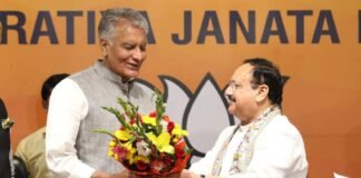 ‘कांग्रेस में मेरी राष्ट्रवादी आवाज पर पाबंदी लगाने का किया प्रयास’, BJP में शामिल हुए पंजाब के पूर्व अध्यक्ष सुनील जाखड़ Sunil Jakhar joins BJP