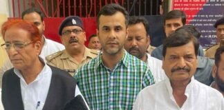 UP: सुप्रीम कोर्ट से अंतरिम जमानत के बाद सीतापुर जेल से रिहा हुए आजम खान, स्वागत में मौजूद रहे शिवपाल सिंह यादव Azam Khan Sitapur Jail