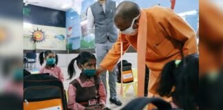 UP में गरीब बच्चों के सपने साकार कर रहे CM योगी, 1 लाख 30 हजार से अधिक का प्राइवेट स्कूल में कराया एडमिशन, बना रिकॉर्ड CM Yogi Adityanath admission private school