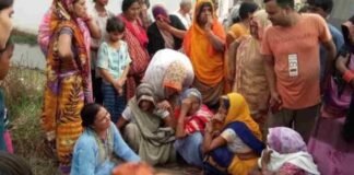 फर्रुखाबाद : जमीनी रंजिश में युवक की गला रेत कर हत्या, मां-बाप को भी मारी गोली