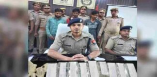 फर्रुखाबाद : तीन शातिर चोर मुठभेड़ में गिरफ्तार, लाखों रुपए के कीमती जेवरात और हथियार बरामद