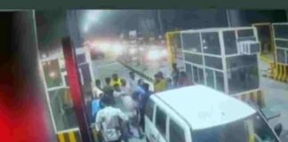 मेरठ : टोल प्लाजा पर SOG टीम की गुंडई CCTV में कैद, टैक्स मांगने पर जमकर पीटा, पिस्टल भी तानी