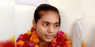 यूपी बोर्ड 12वीं रिजल्ट: 95.40 प्रतिशत अंक के साथ फतेहपुर की दिव्यांशी ने प्रदेश में किया टॉप, मंत्री गुलाब देवी ने सभी बच्चों को दी बधाई UP Board 12th Result Divyanshi