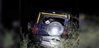 रामपुर: तेज रफ्तार ट्रक ने पुलिस जीप को मारी टक्कर, SO और सिपाही की हालत गंभीर