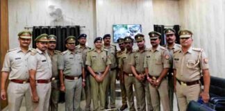 मुजफ्फरनगर के 20 दारोगाओं को मिला प्रमोशन, SSP ने कंधे पर तीसरा स्टार लगाकर बनाया इंस्पेक्टर