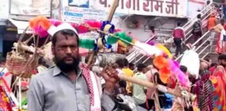 बागपत के शिव भक्त बाबू खान ने हरिद्वार से तीसरी बार उठाई कांवड़, बोले- पहली बार कांवड़ लाने पर मस्जिद से हुआ था बहिष्कार Baghpat Babu Khan kanwar