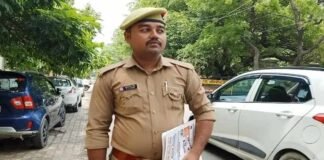 बरेली : महिला सिपाही के बाद अब PRD जवान ने थाने के मुंशी पर लगाए संगीन इल्जाम कहा – वो करते हैं…#*%