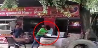 बिजनौर: होटल में थूककर रोटियां सेंक रहा था शख्स, सोशल मीडिया पर वीडियो वायरल Bijnor spitting on chapati