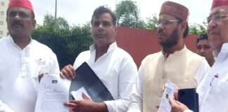 लखनऊ: सपा के प्रतिनिधिमंडल ने DGP से की मुलाकात, आजम खान व अन्य नेताओं के मुकदमे वापस लेने की मांग, कहा- रोकी जाए निराधार कार्रवाई Samajwadi Party delegation