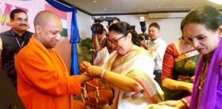 Mission Shakti: रक्षाबंधन पर पढ़िए CM योगी ने कैसे निभाया बहनों की सुऱक्षा का वादा, महिलाएं हुईं सशक्त और बनी आत्मनिर्भर