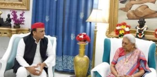 UP: आजम खान को लेकर राज्यपाल आनंदीबेन पटेल से मिले अखिलेश यादव, बोले- दोबारा जेल भेजने के लिए दर्ज हो रहे झूठे मुकदमे Akhilesh Yadav anandi ben Patel